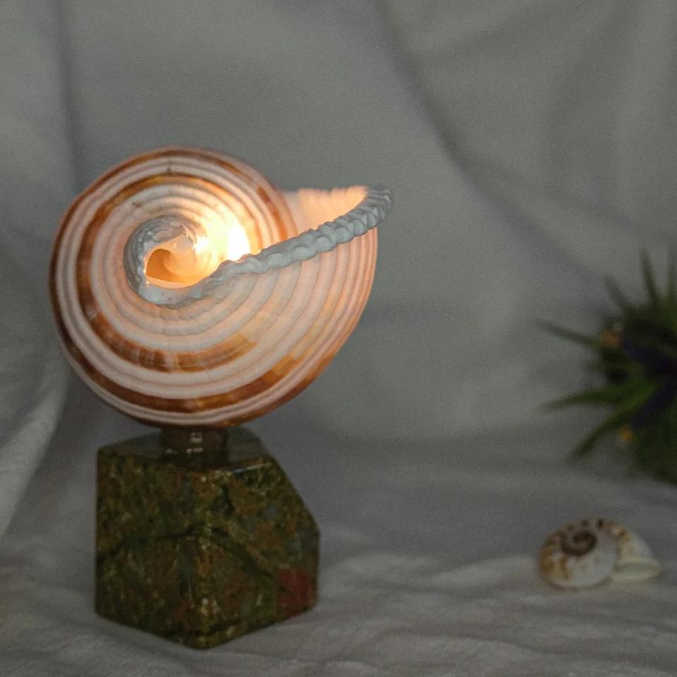 Ocean&#39;s Light-Crystal-Infused Ocean Energy Candle