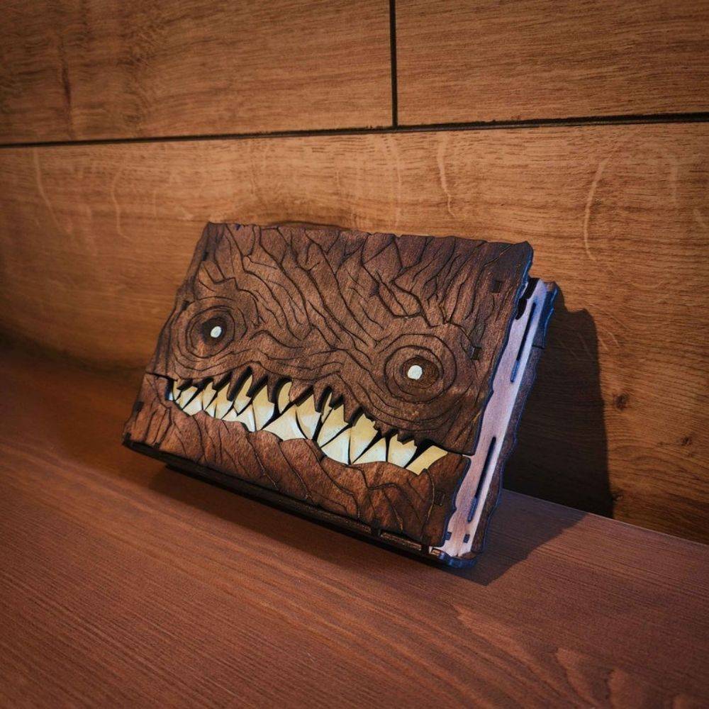 Wooden Monster Book D&amp;D Dice Box